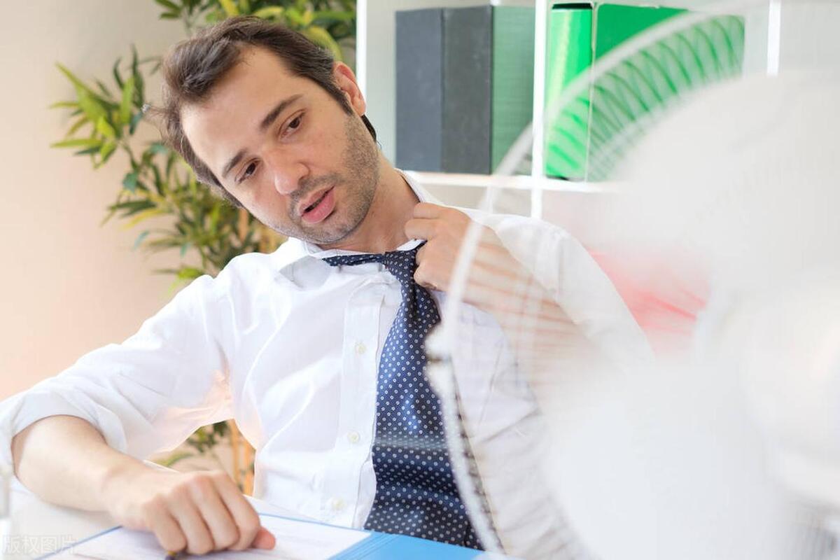 37度高温，节省电费开风扇，导致全家中暑，“挺一挺”可能会要命