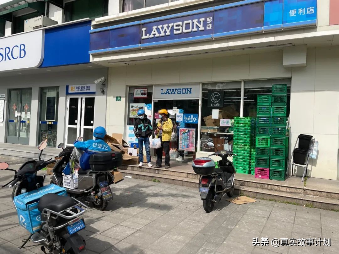 封控27天，注册成骑手，在静悄悄的上海街头游荡