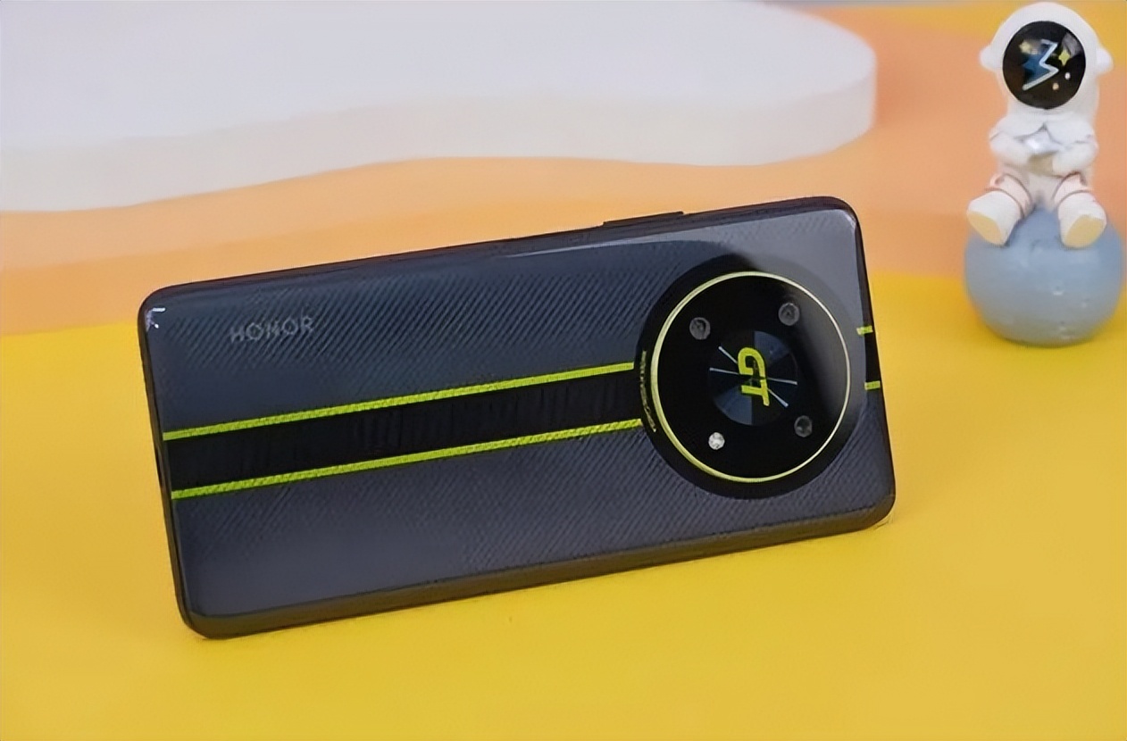 目前荣耀最不值得入手的手机,喜欢玩王者荣耀不是没有理由的