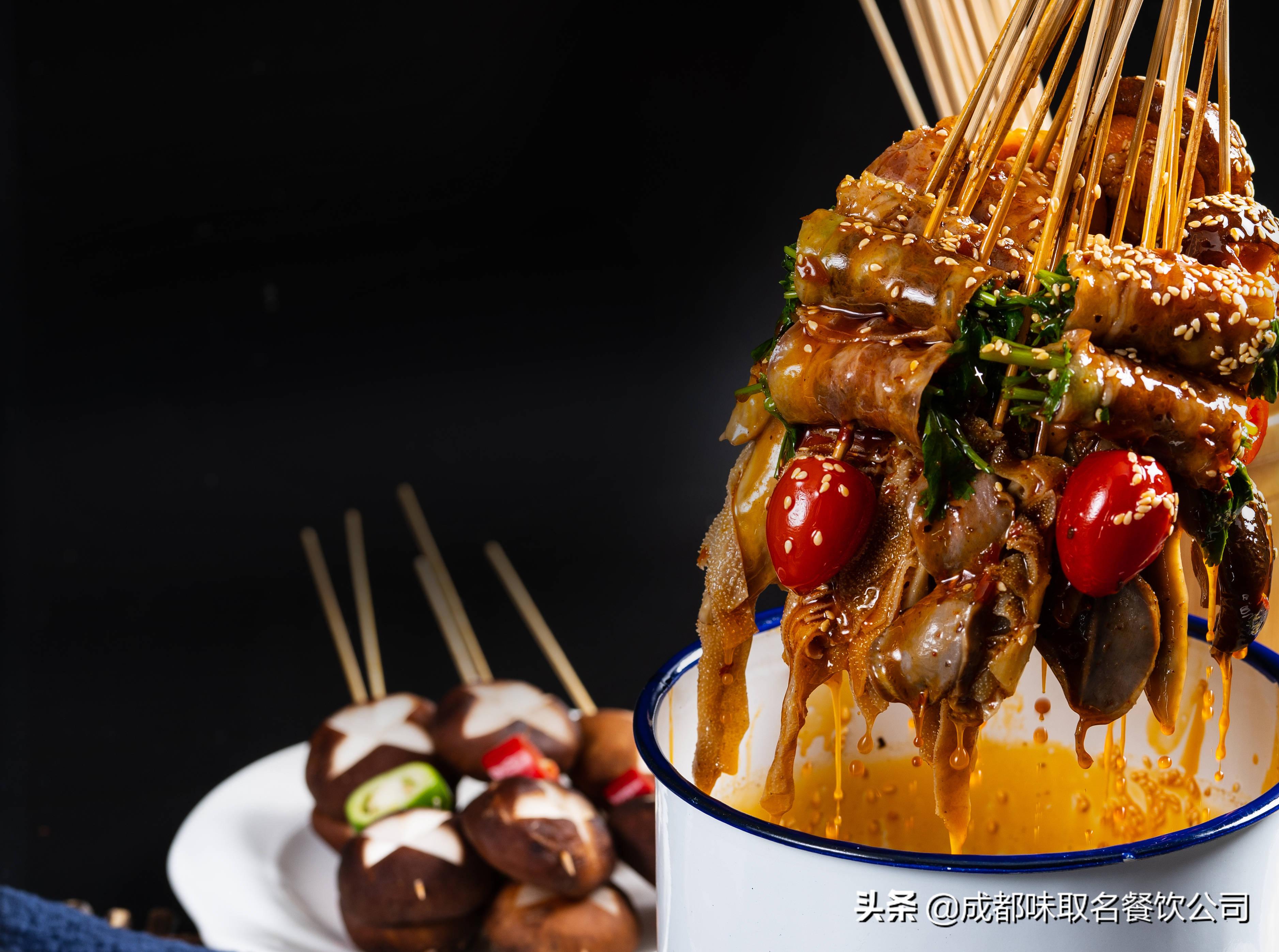 一夜入夏，啤酒晚风小龙虾，逗唇纵身人间听梧桐叶绿