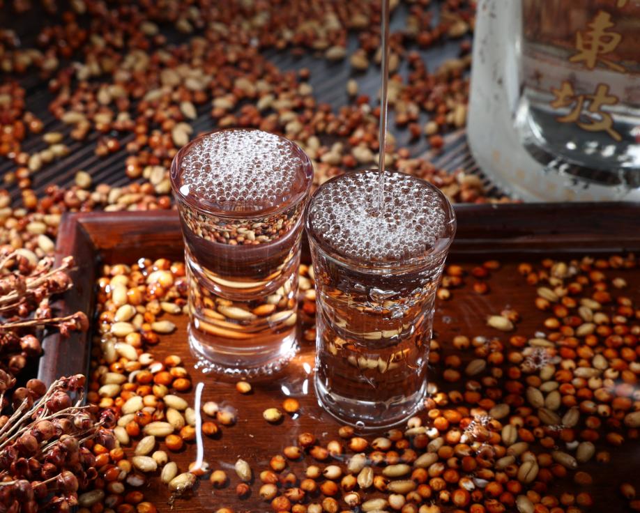 怎么挑纯粮食白酒批号,挑白酒技巧