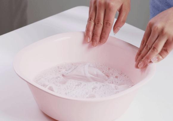 女性突然长痘痘是什么原因,女性突然长好多痘痘是什么原因