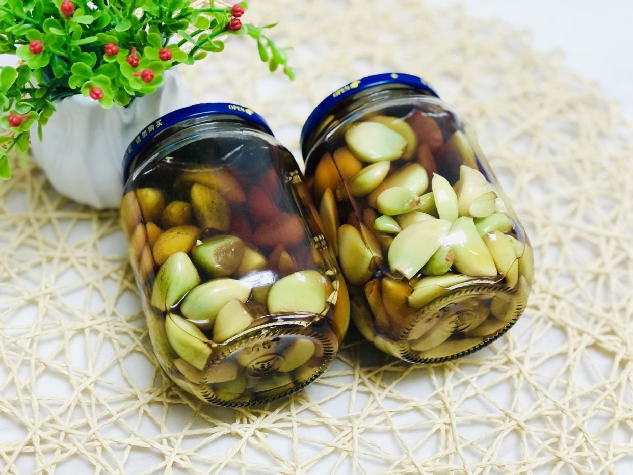 腌腊八蒜的正确方法和时间,腌腊八蒜只放醋错了教你一招