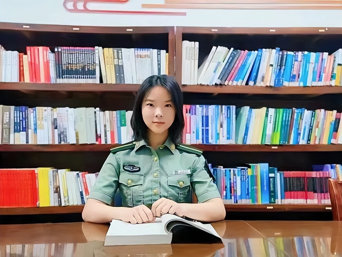 李盈学霸现在在什么学校,云南女孩李盈高考复读693分