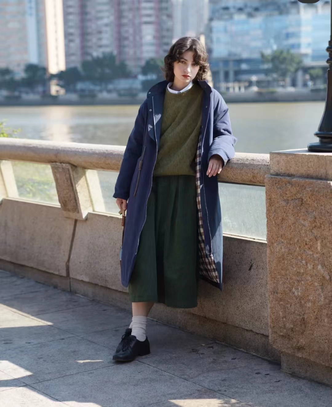 灯芯绒半身裙秋冬怎么搭配,灯芯绒碎花半身裙秋冬