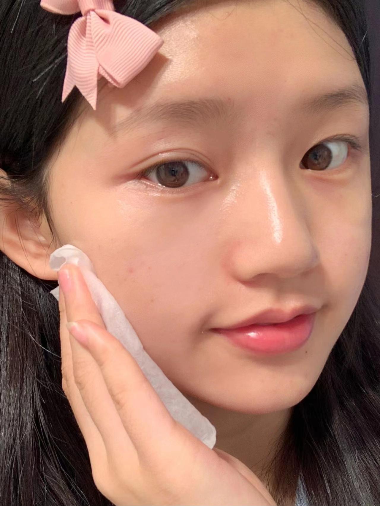 夏天洗完脸擦什么保湿,夏天洗完脸怎么涂防晒