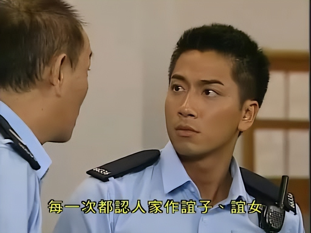 过气老艺人窘境,老戏骨沦落直播带货还债