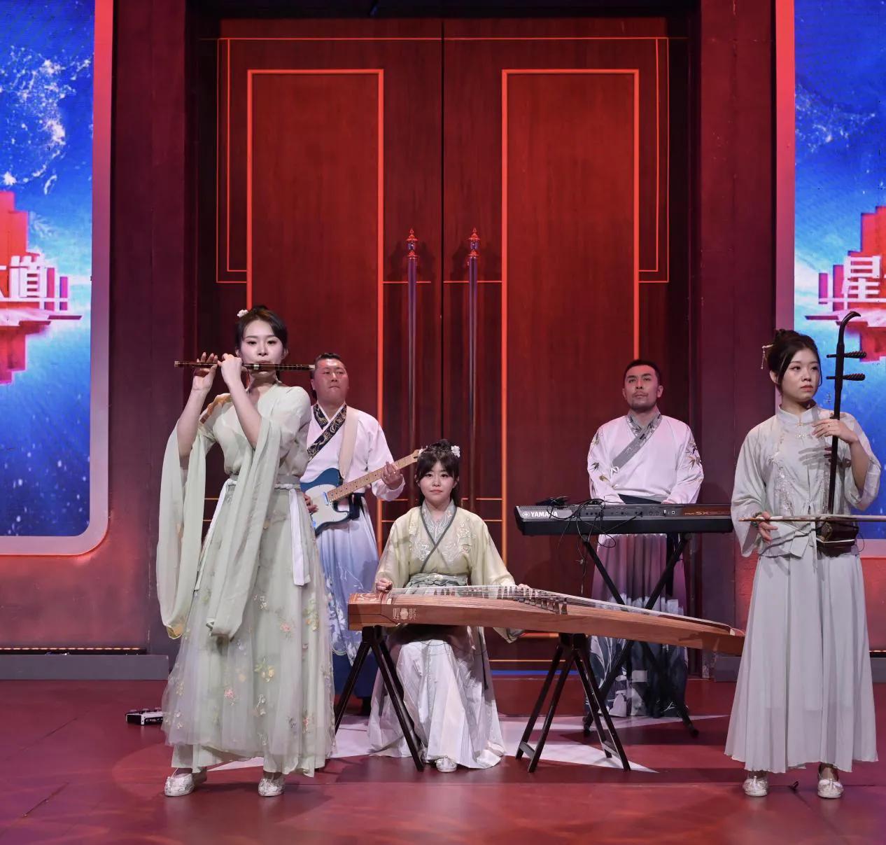 星光大道方芳万里长城永不倒,万里长城永不倒1985