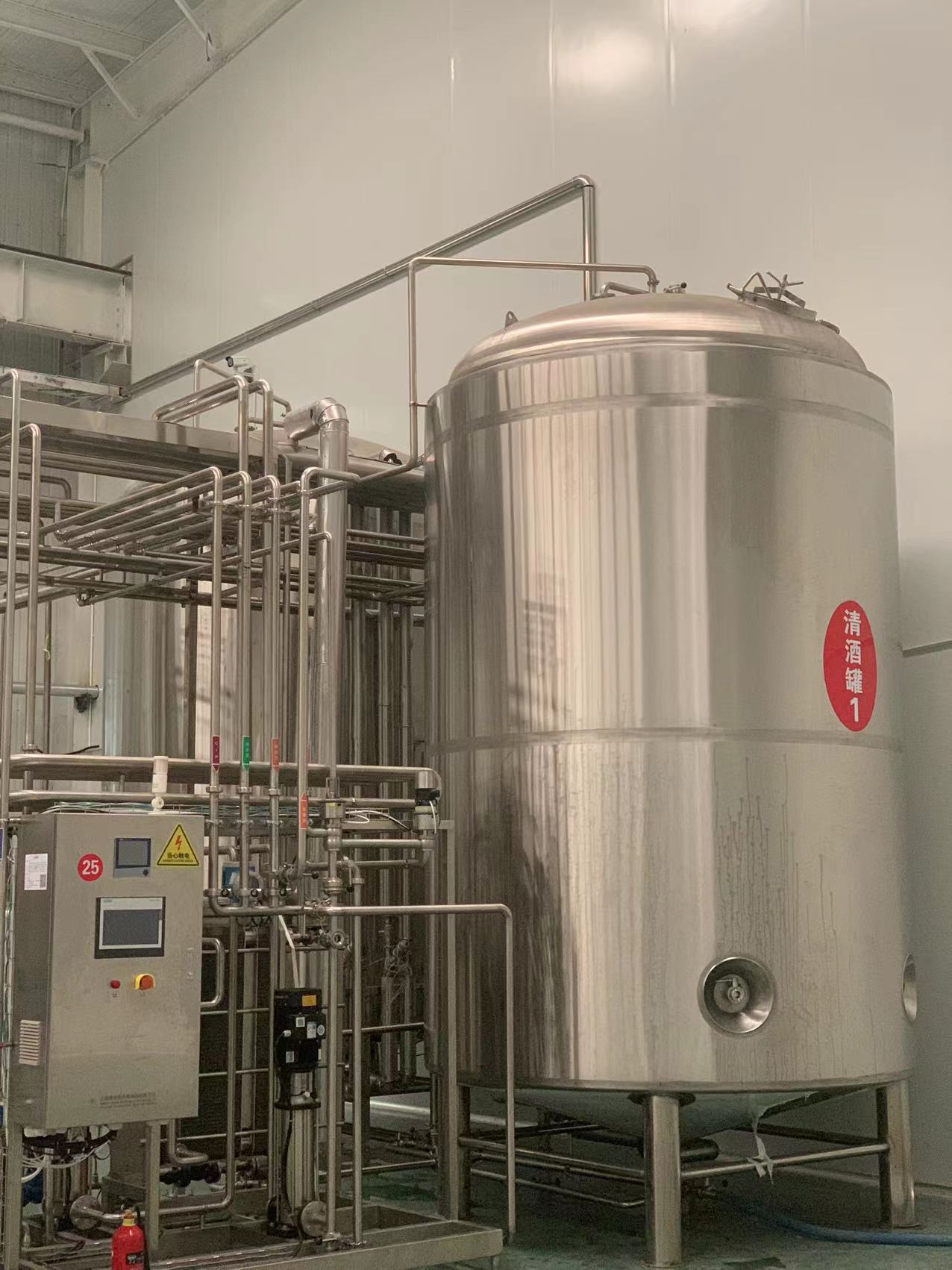 大型啤酒酿造设备厂家,啤酒酿造设备多少钱