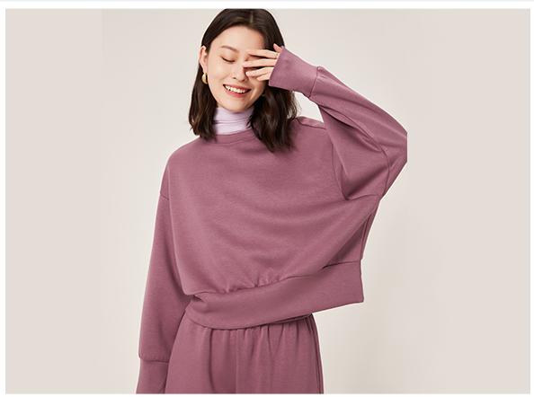 卫衣怎么搭配外套才好看冬天,冬天连帽卫衣怎么搭配洋气女