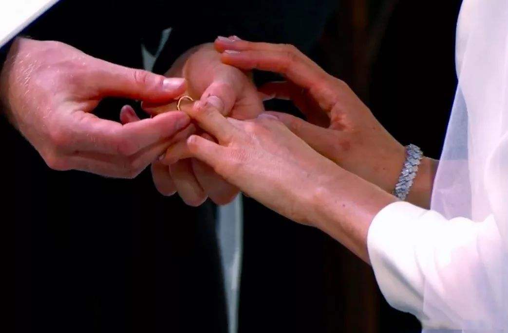 女王珠宝遗产给凯特还是夏洛特,女王遗产谁继承