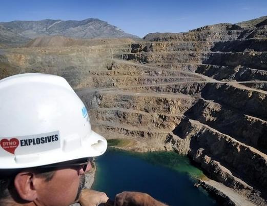 耶伦访华助力拜登大选,美国拜登与耶伦