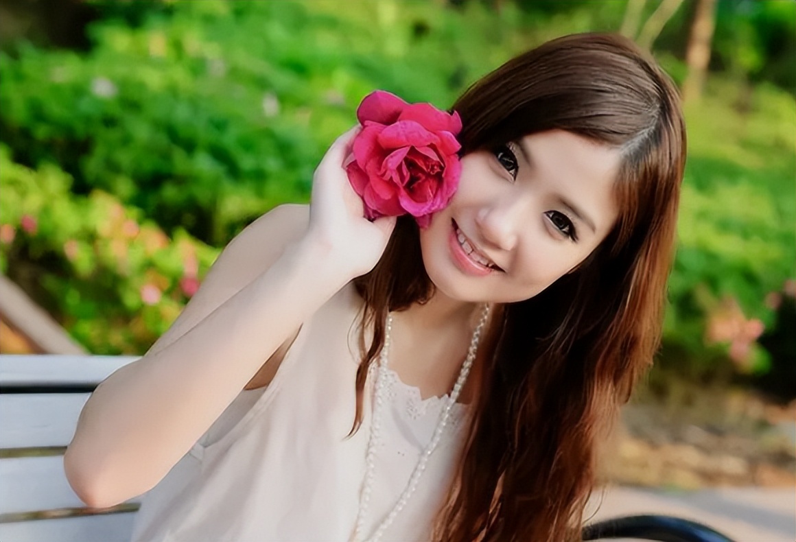 妇女外阴溃疡是啥原因,女外阴长溃疡是怎么回事