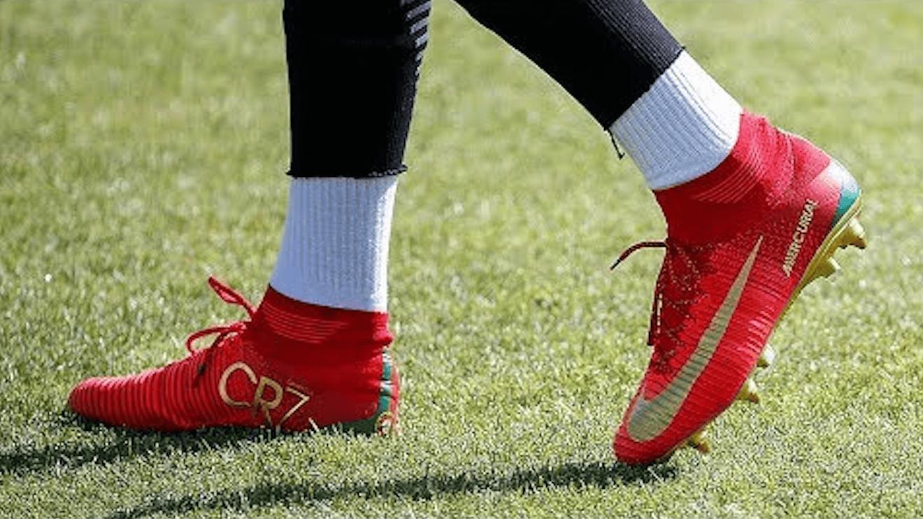 超长过膝足球袜怎么穿才最帅气,好穿又便宜的过膝足球袜