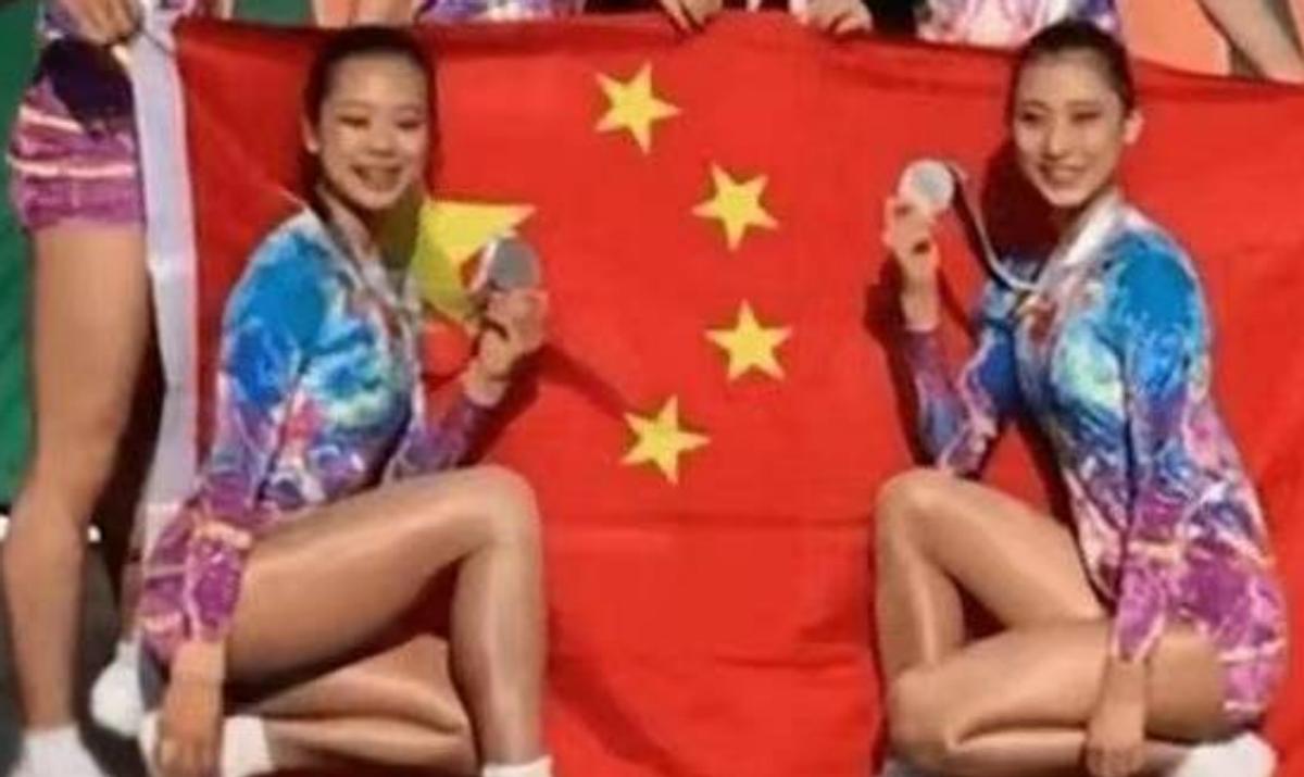 那个高考发疯的女孩现状,高考一字马女孩现状如何