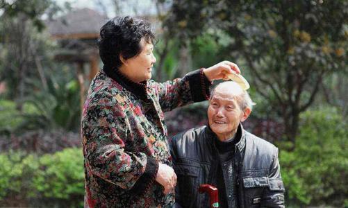 告诉爸妈这5种老年病不需要治疗,7种病属于老年病不用过度治疗