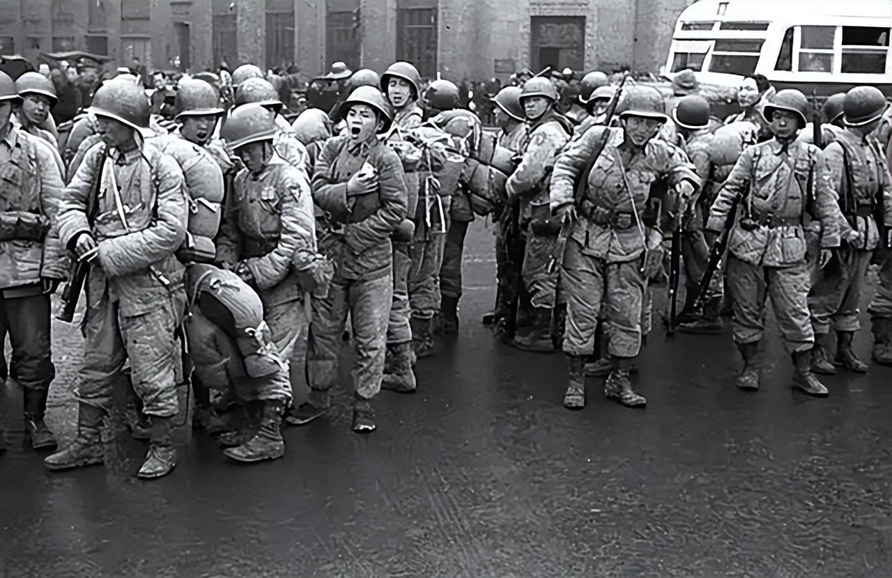 1949年，蒋介石退守台湾，是谁在背后出的主意？又为何会选定台湾