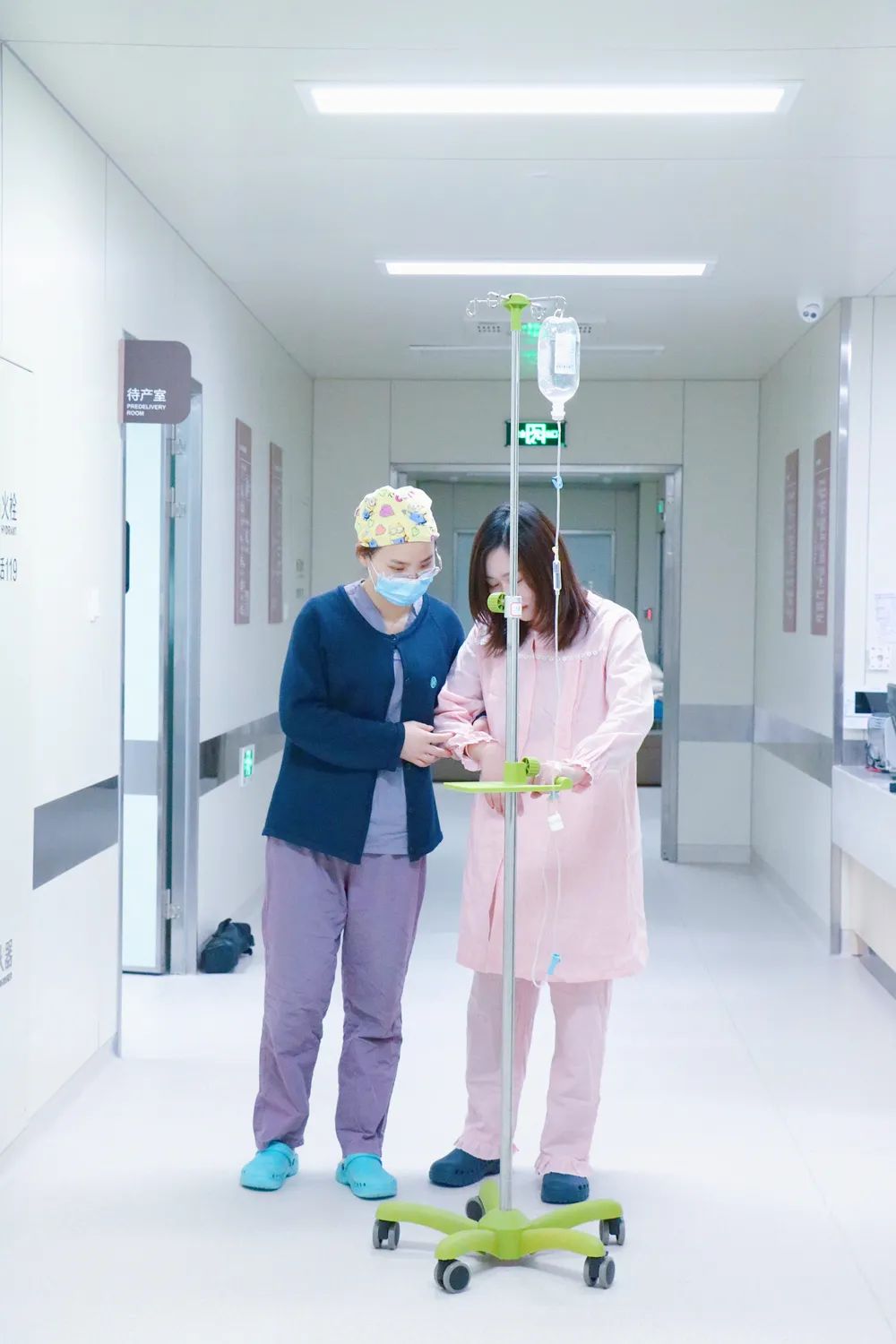 打无痛分娩了以后为什么会腰疼,无痛分娩会导致产后腰疼吗