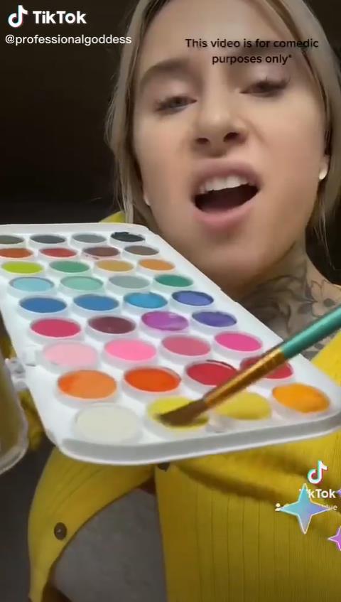 美国女子网售重口垃圾：灰尘脏水，指甲舌苔，真有人高价买？