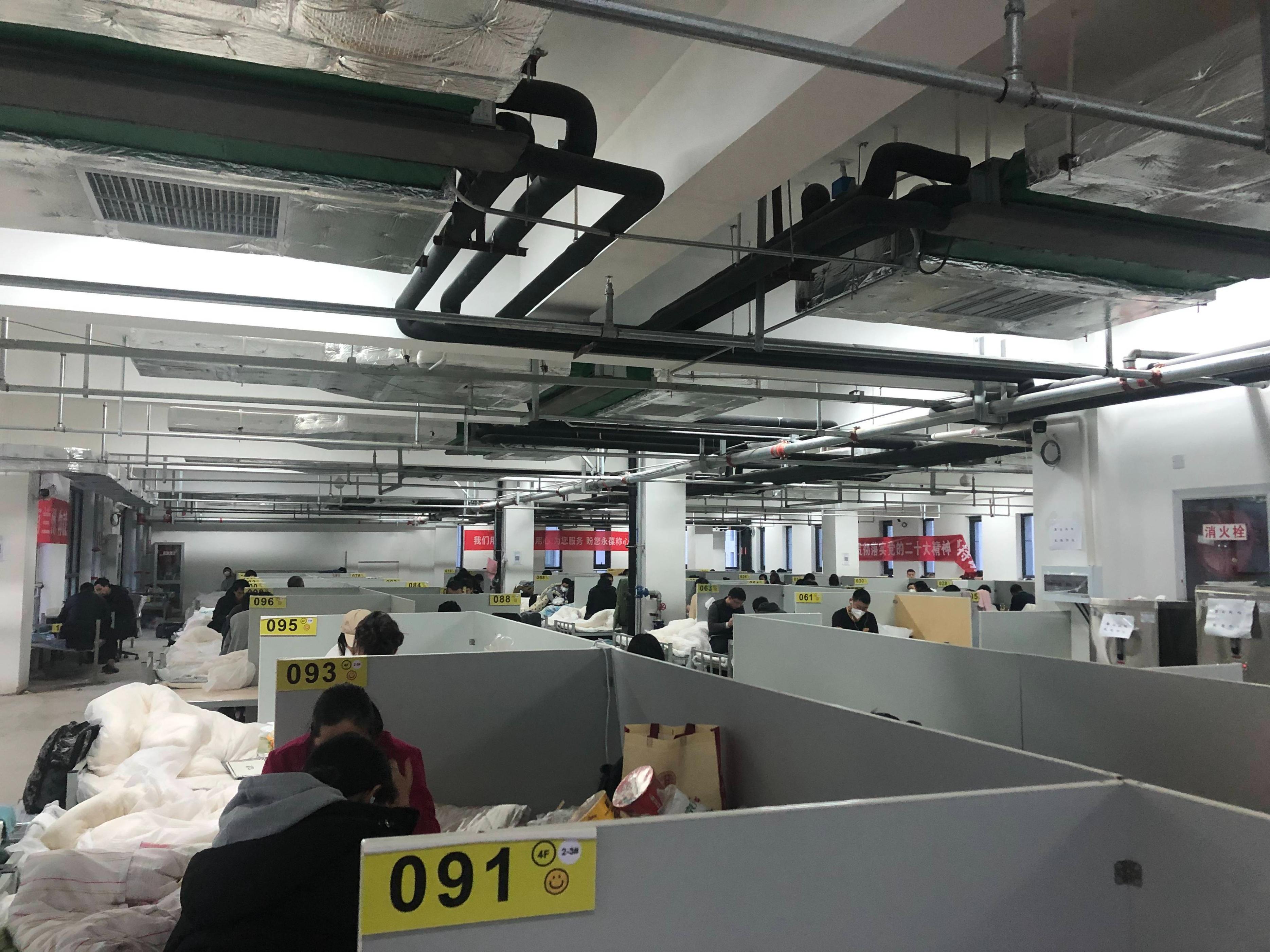 方舱医院病人入住,方舱医院首批入住患者