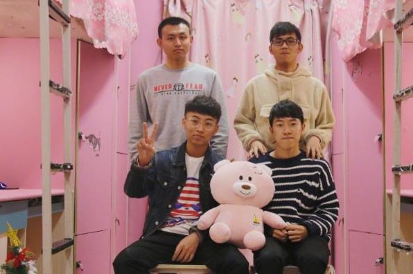 大学舍友半夜打游戏学校管吗,大学生宿舍打游戏影响别人休息