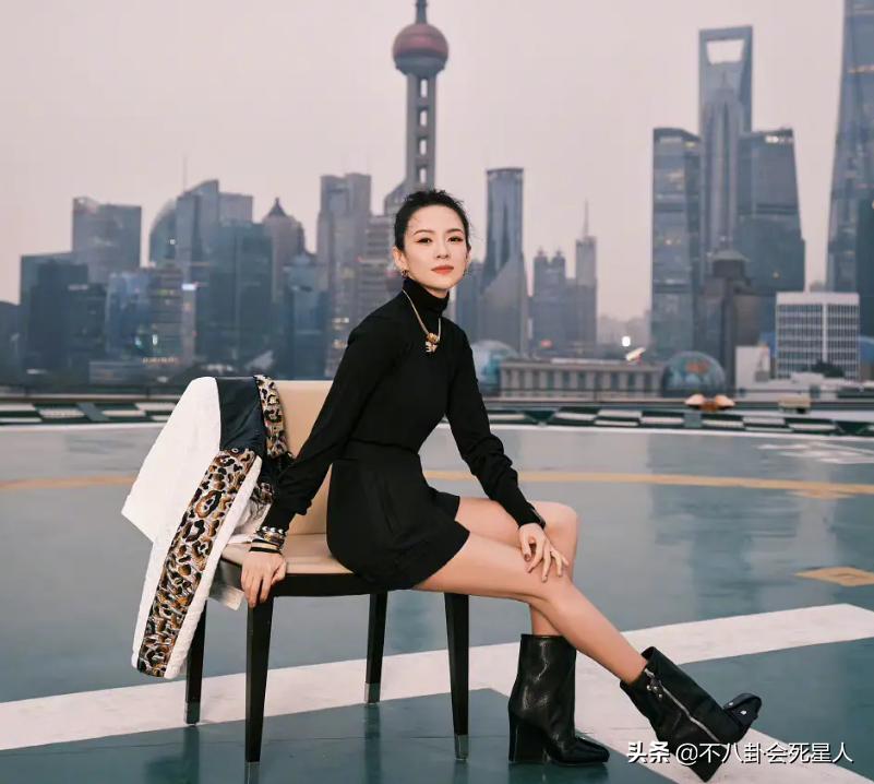 冬天走红毯穿得厚的女明星,女明星走红毯的穿着