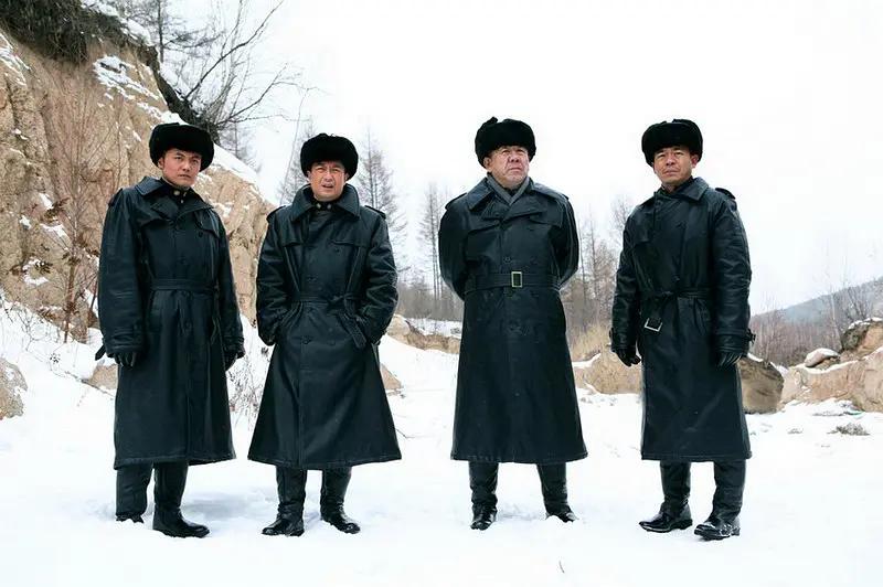 悬崖和潜伏谁拍得早,潜伏和悬崖哪部更经典