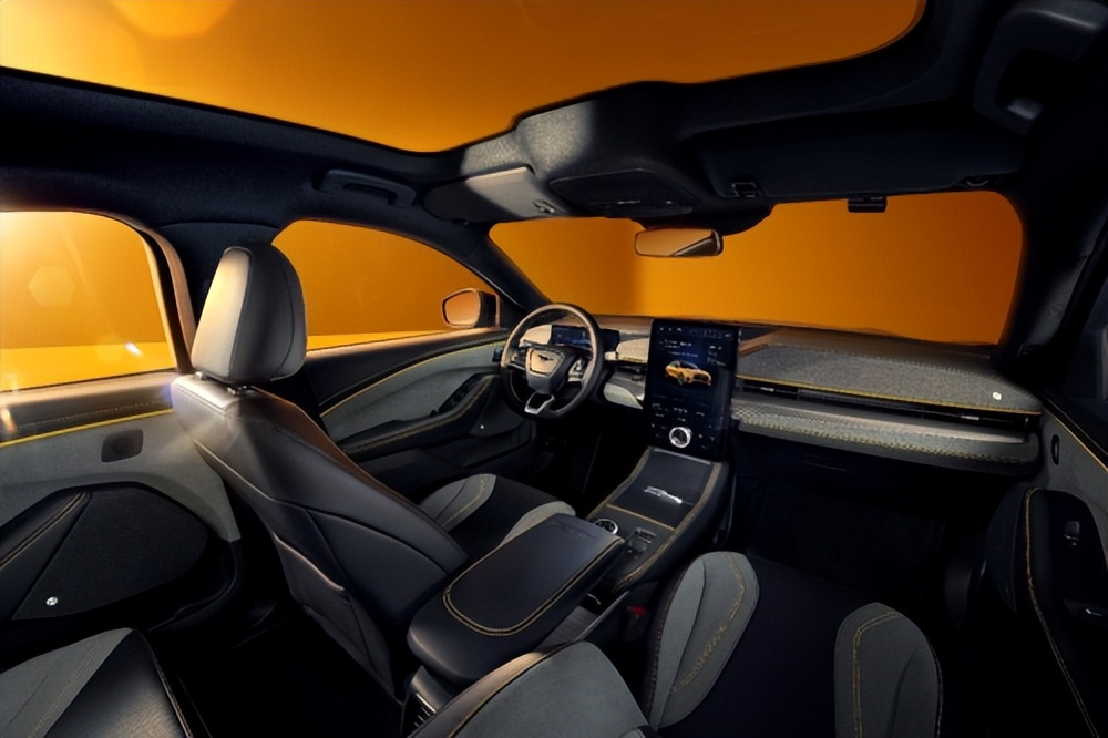 福特电马gt风暴复古版试驾,福特电马2023改款越野