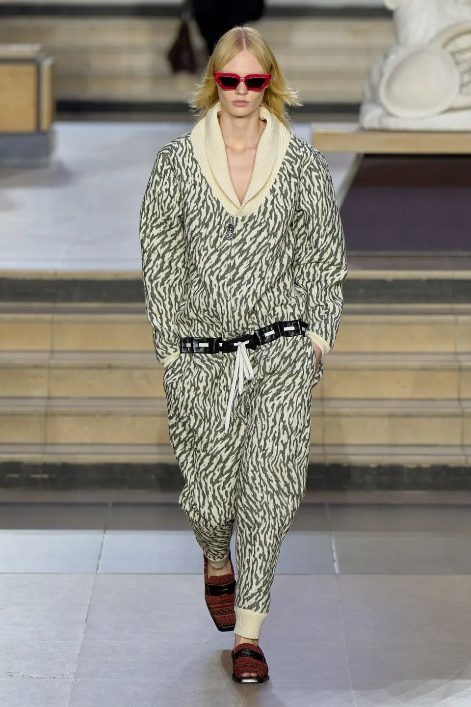 路易威登2022秋冬女装灵感,路易威登2022秋冬女装时尚穿搭