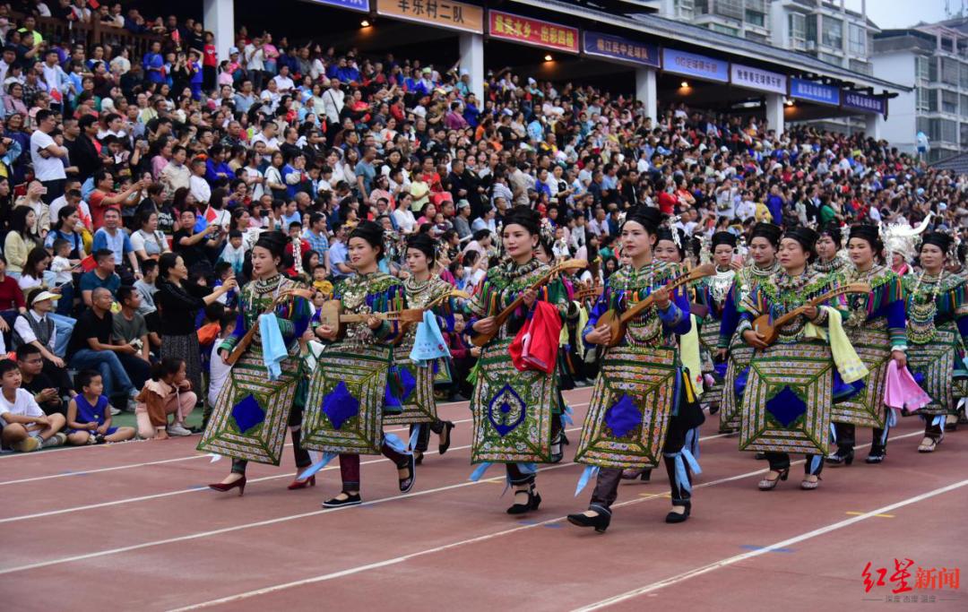 全网超20亿次,央视打call,明星贺电:中国“村超”到底有多火?