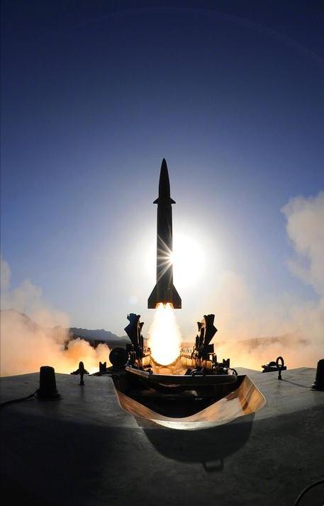 日本高层的专机飞向中国！多条讯息发布，中日关系有看点有难点