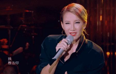 没常识、不识字、不会乘法口诀，这些顶流“文盲”凭什么会红？