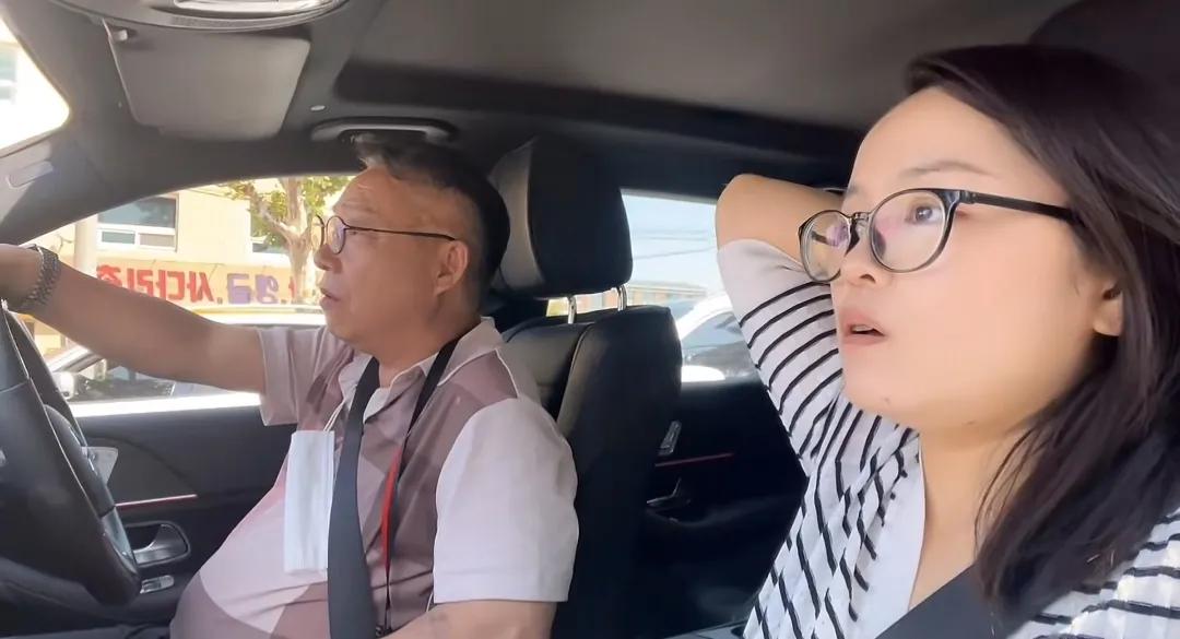 辽宁姑娘赴韩留学回国当服务员，兼职改变了命运，嫁韩国富二代