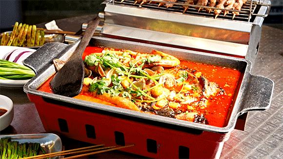 这个被低估的夜宵美食城，跟着「蓝妹啤酒」才找得到！