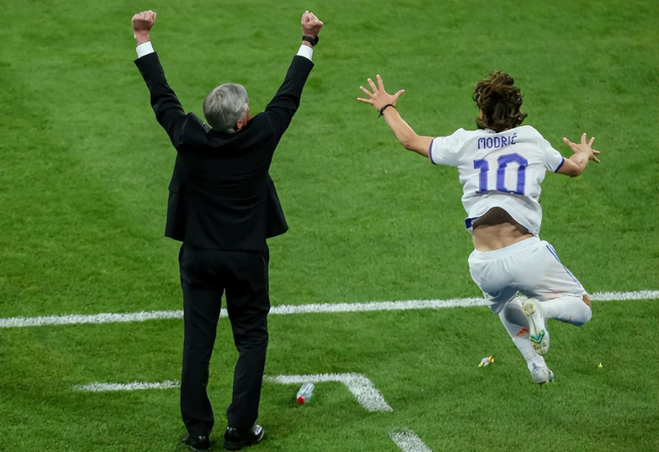 足球有史以来十大最强中场,一举超越哈兰德世界杯纪录