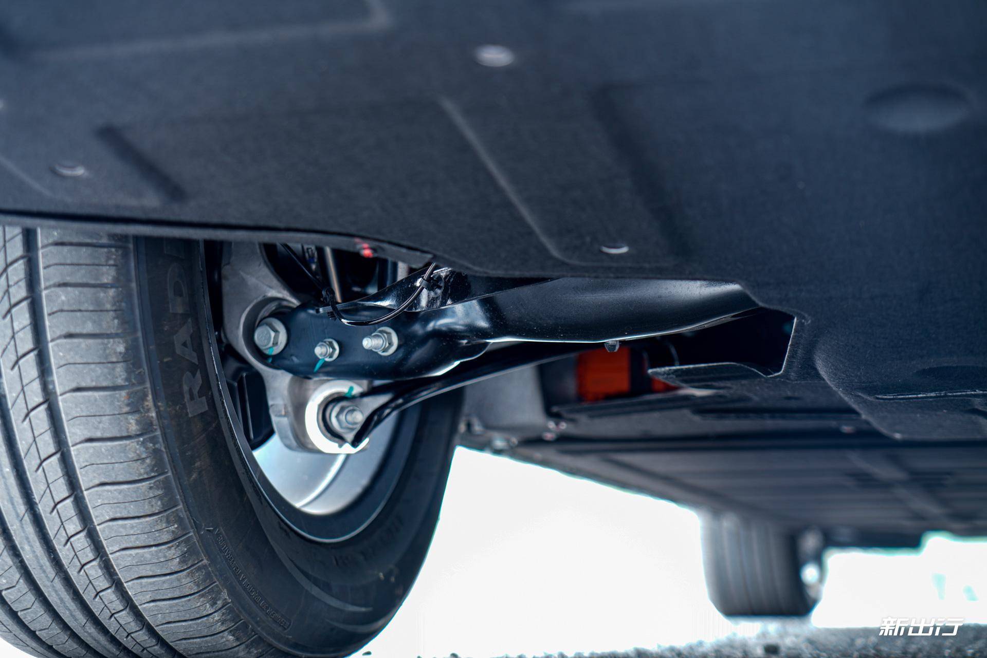 15万的中型SUV体验如何？静态实拍零跑23款C11