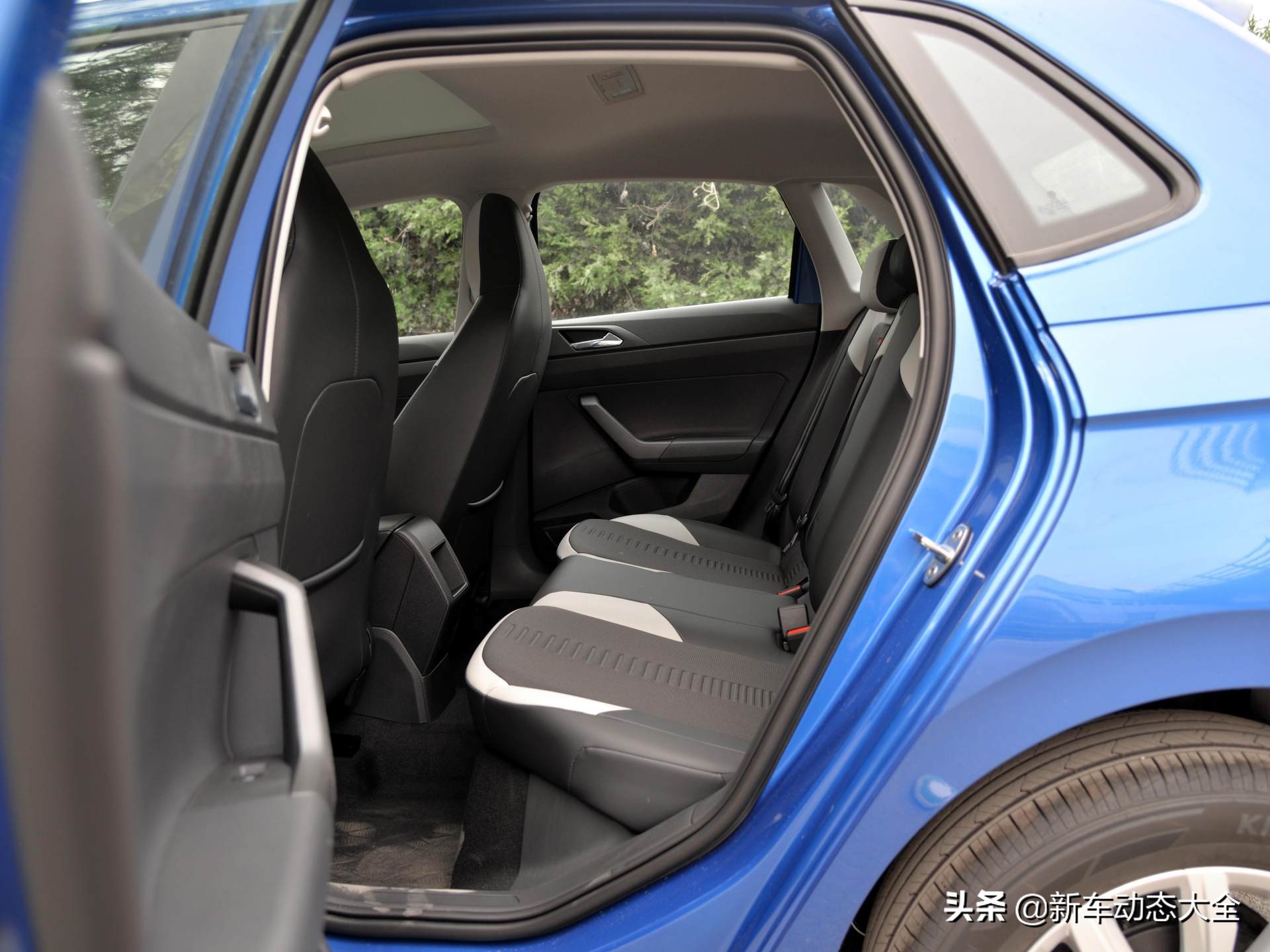 最新款polo的配置与价格,08年大众polo三厢蓝色1.6