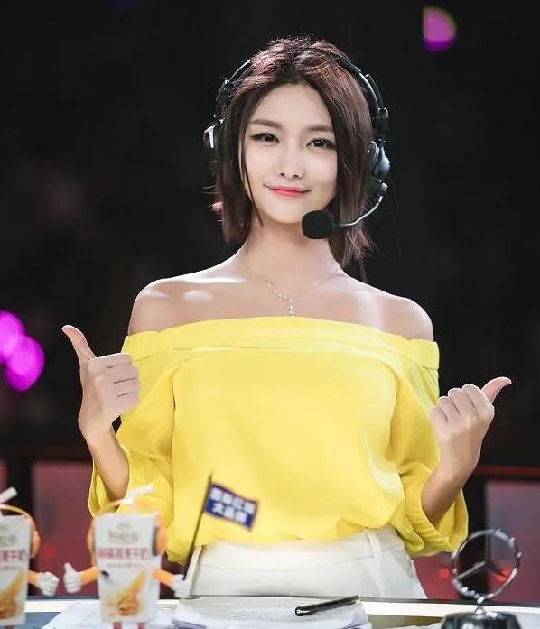 媒体人热议冯潇霆亚洲杯失误,足球圈大佬评价国足