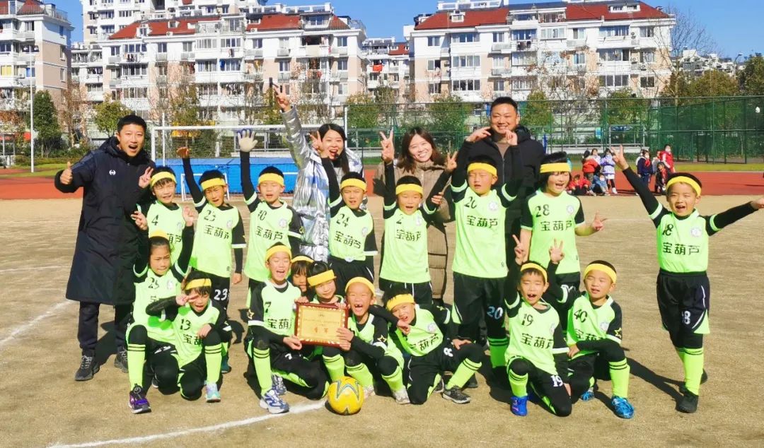 放飞梦想|二年级组率先打响杭州春晖小学第一届校园足球联赛