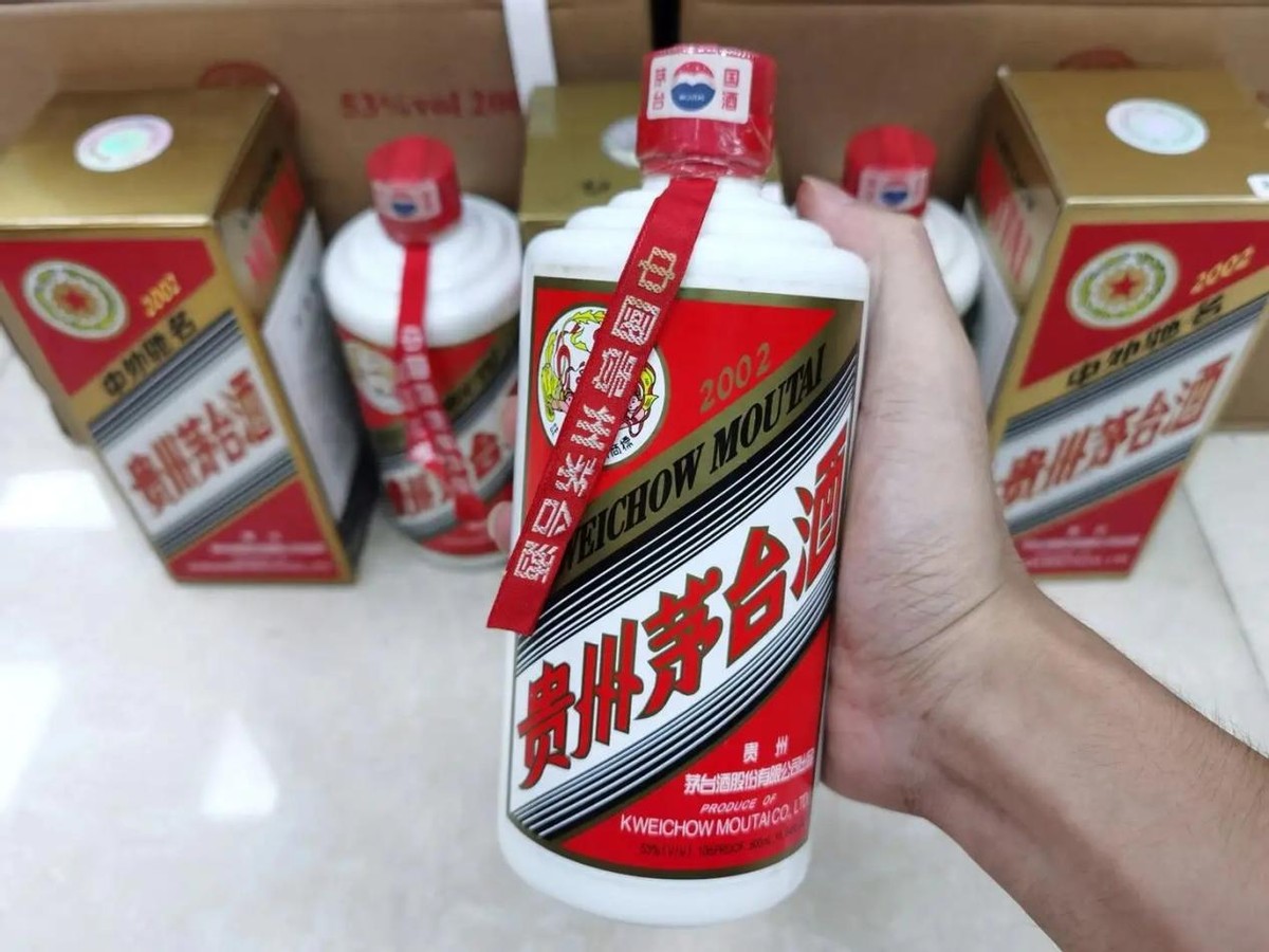 太气人！凭啥国外茅台比国内的便宜一半？50岁酿酒师道出3个真相