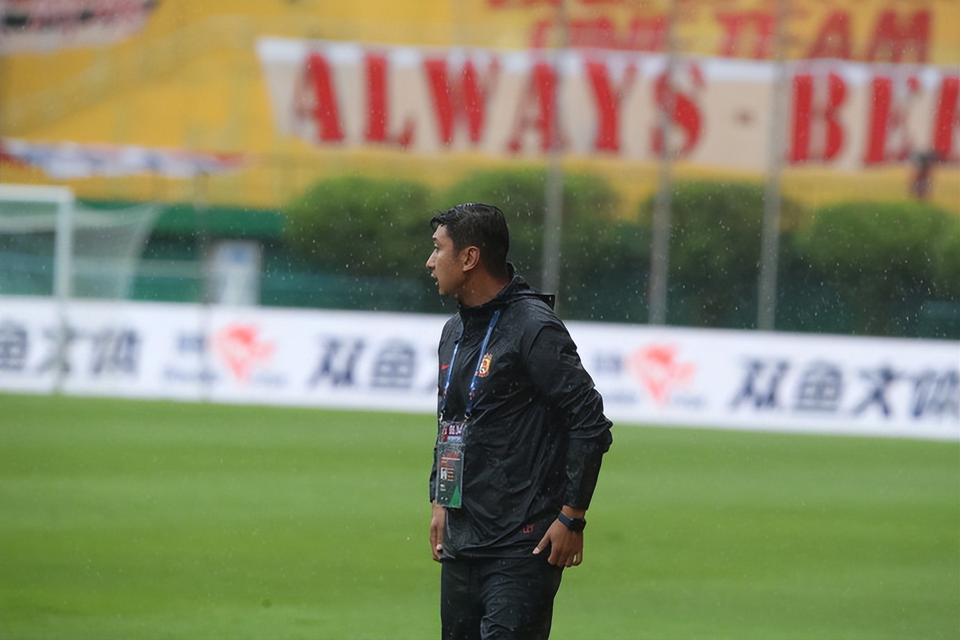 恒大足校教练萨尔瓦多接替刘智宇执掌广州队：曾是武汉三镇预备队主帅，执教过哥伦比亚卡利美洲队