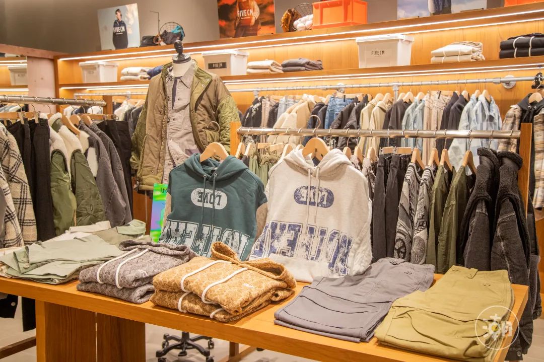 i.t成都新店潮酷来袭,带你解锁N种穿搭灵感