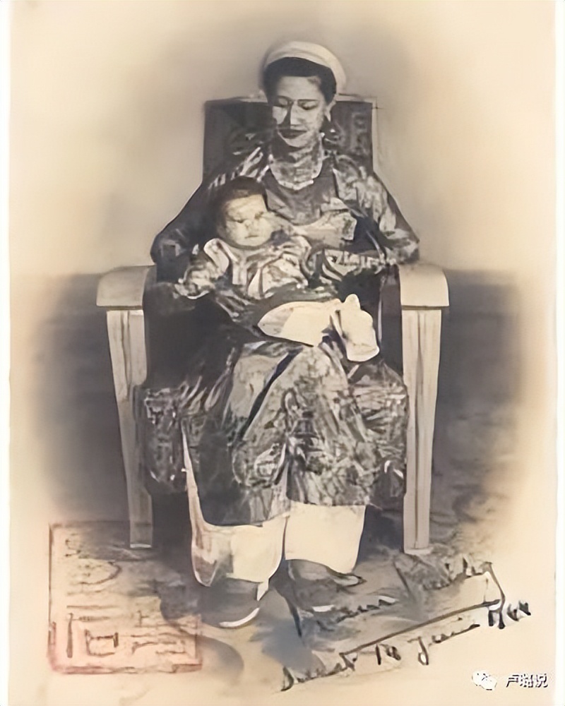 19岁的亚洲最美皇后，盛宠一时被负心抛弃，终成了法国野鬼孤魂！