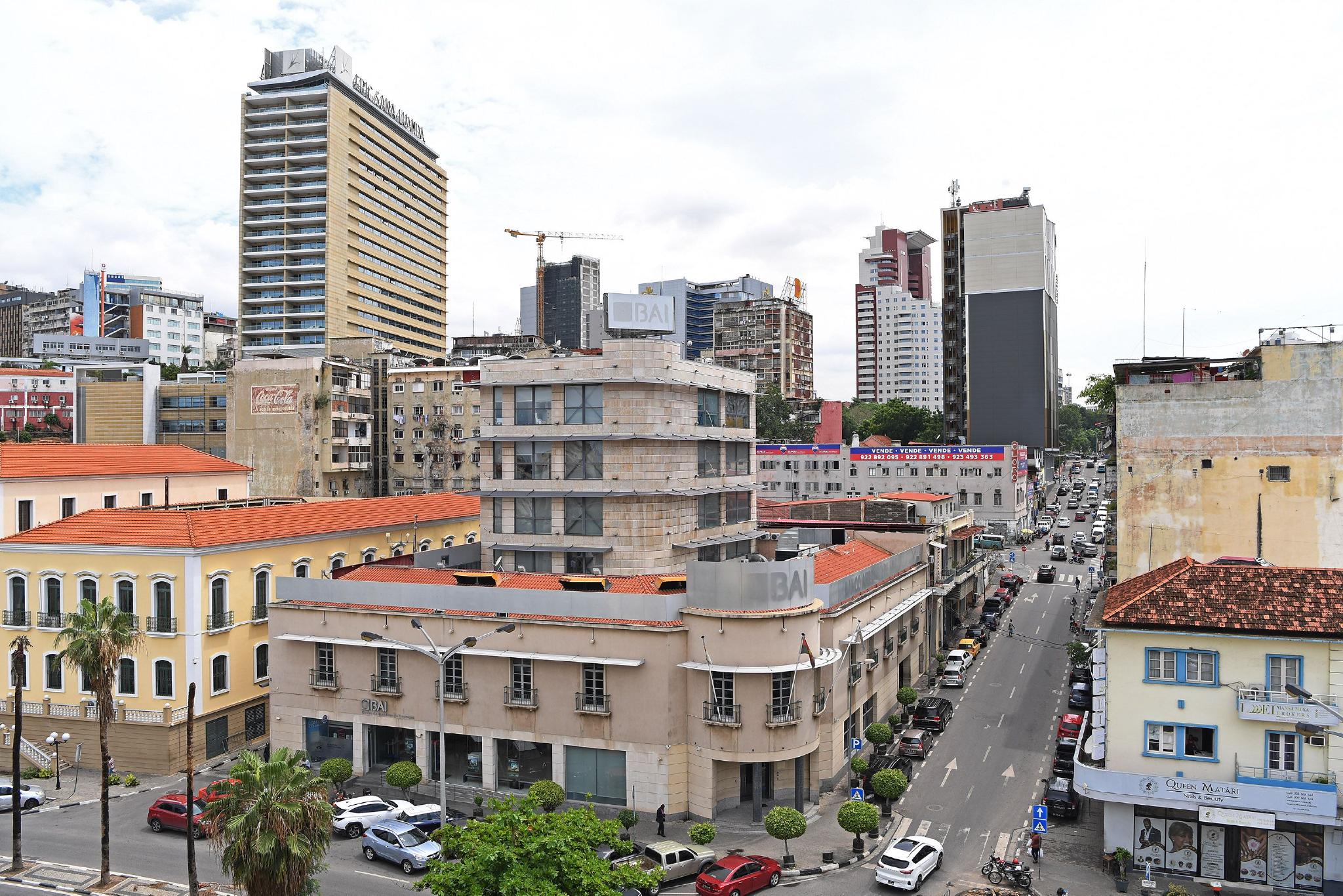非洲19岁女孩远嫁河南48岁离异农民，生俩混血儿：在中国我很享福