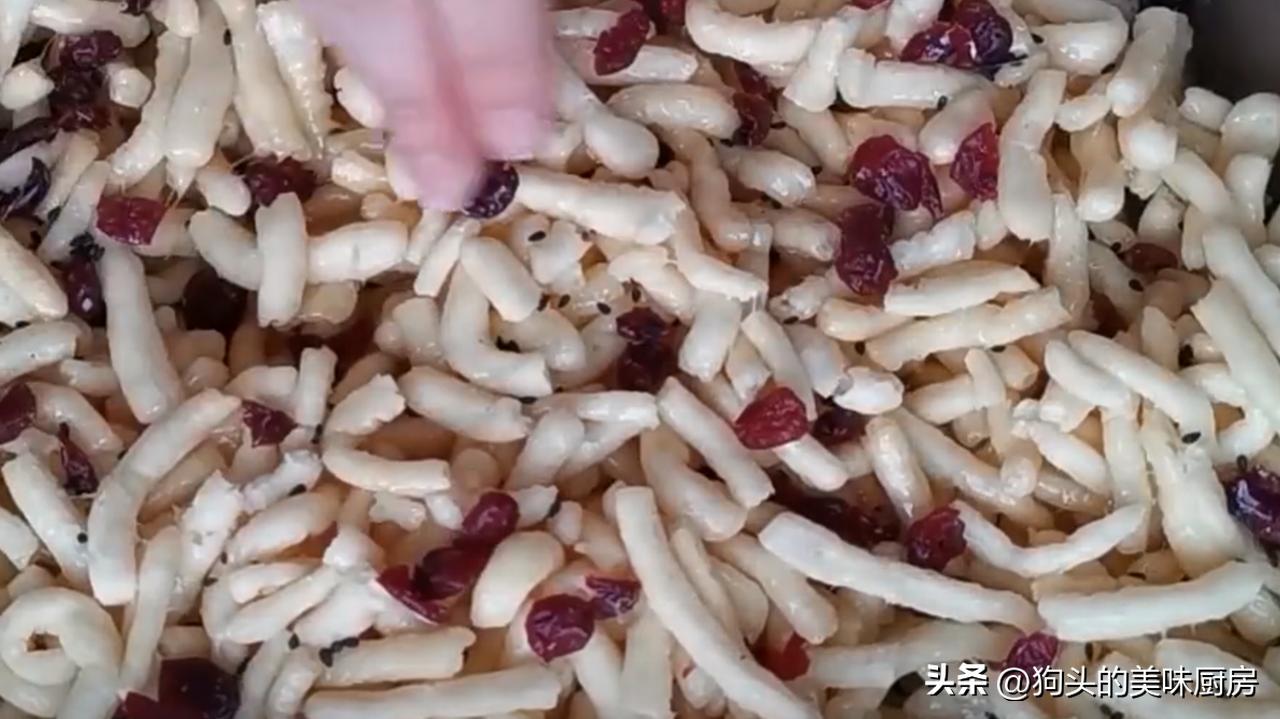 如何做沙琪玛又简单又好吃,沙琪玛这样做又脆又好吃