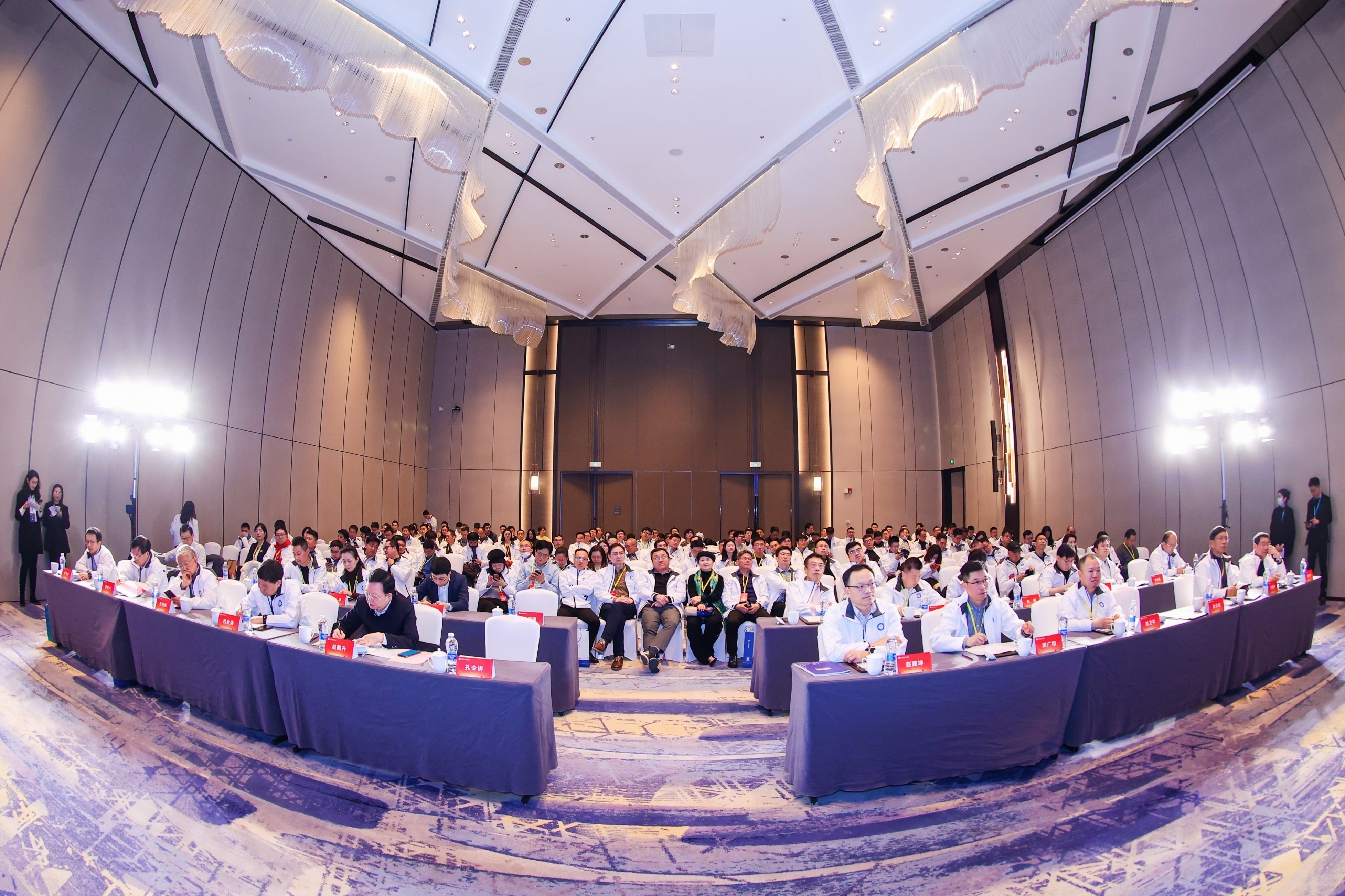 创新创业论坛活动方案,创新创业发展论坛活动方案