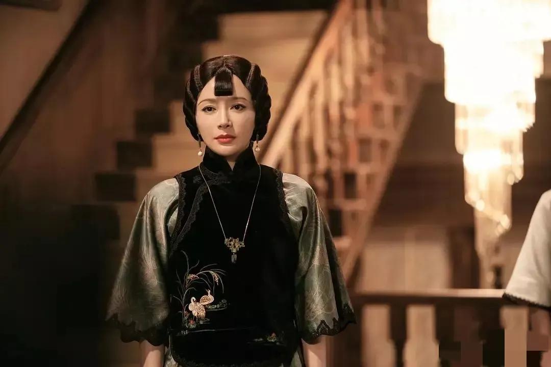 刘亦菲宋轶蓝色礼服,刘亦菲和宋轶谁更美