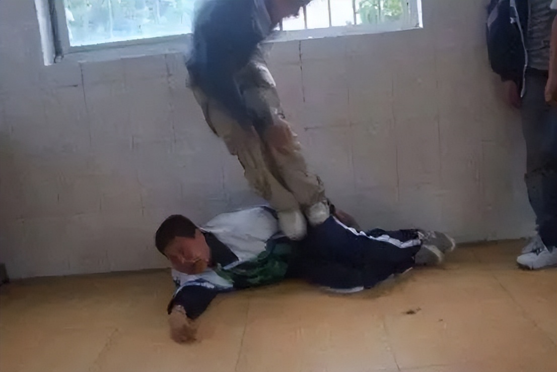 六岁男童小便后说膀胱处疼,7岁男童小便完有点痛是什么原因