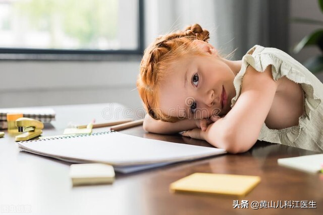 宝宝胸前长了个疙瘩还有白尖,我妈妈身上起满疙瘩是什么病