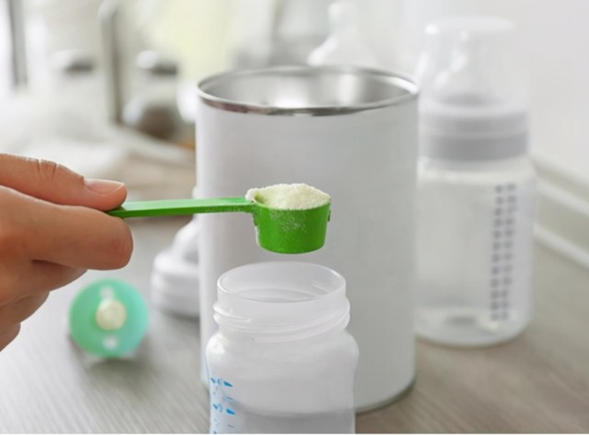 如何给喝奶粉的宝宝断夜奶,孩子第一次喝奶粉怎么选